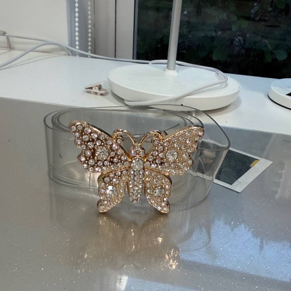 Elegant Gold Butterfly Brooch